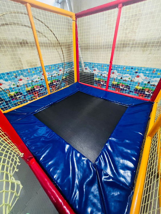 ترامپولین تخته ای خانه بازی